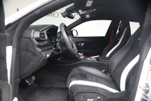 Used 2024 Lamborghini Urus Performante for sale $289,900 at Alfa Romeo of Greenwich in Greenwich CT 06830 17