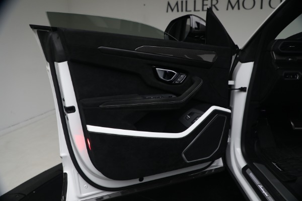 Used 2024 Lamborghini Urus Performante for sale $289,900 at Alfa Romeo of Greenwich in Greenwich CT 06830 21