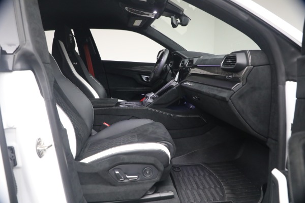 Used 2024 Lamborghini Urus Performante for sale $289,900 at Alfa Romeo of Greenwich in Greenwich CT 06830 23