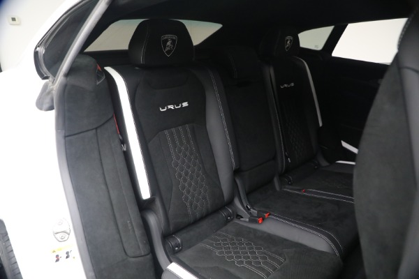 Used 2024 Lamborghini Urus Performante for sale $289,900 at Alfa Romeo of Greenwich in Greenwich CT 06830 27