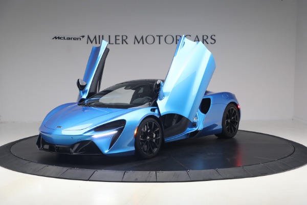 Used 2024 McLaren Artura Performance for sale $182,900 at Alfa Romeo of Greenwich in Greenwich CT 06830 14