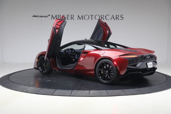 Used 2023 McLaren Artura Performance for sale $179,900 at Alfa Romeo of Greenwich in Greenwich CT 06830 16