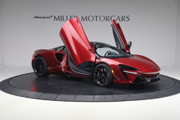 Used 2023 McLaren Artura Performance for sale $179,900 at Alfa Romeo of Greenwich in Greenwich CT 06830 19