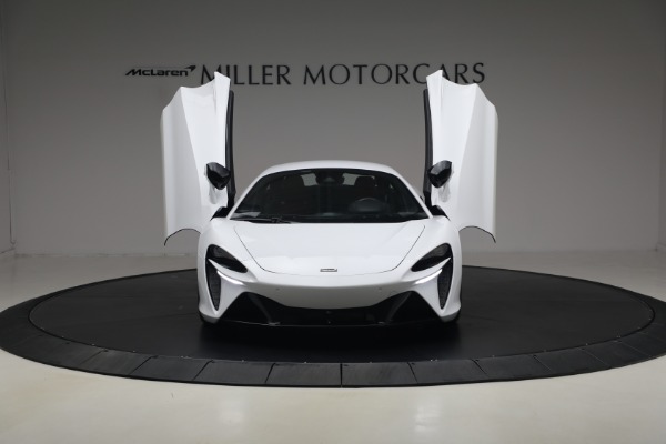 Used 2023 McLaren Artura TechLux for sale $164,900 at Alfa Romeo of Greenwich in Greenwich CT 06830 13