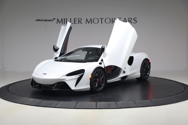 Used 2023 McLaren Artura TechLux for sale $164,900 at Alfa Romeo of Greenwich in Greenwich CT 06830 14