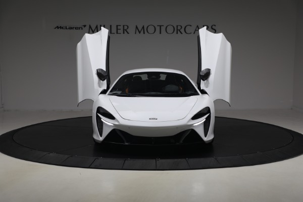 Used 2023 McLaren Artura Performance for sale $164,900 at Alfa Romeo of Greenwich in Greenwich CT 06830 13