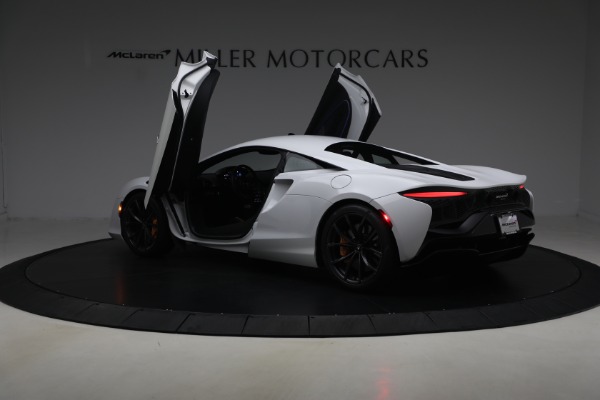 Used 2023 McLaren Artura Performance for sale $164,900 at Alfa Romeo of Greenwich in Greenwich CT 06830 16