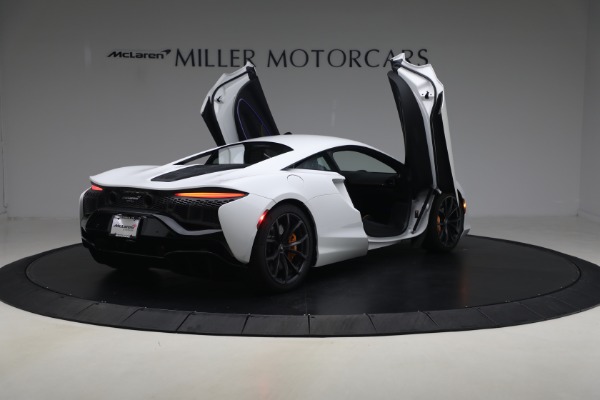 Used 2023 McLaren Artura Performance for sale $164,900 at Alfa Romeo of Greenwich in Greenwich CT 06830 18