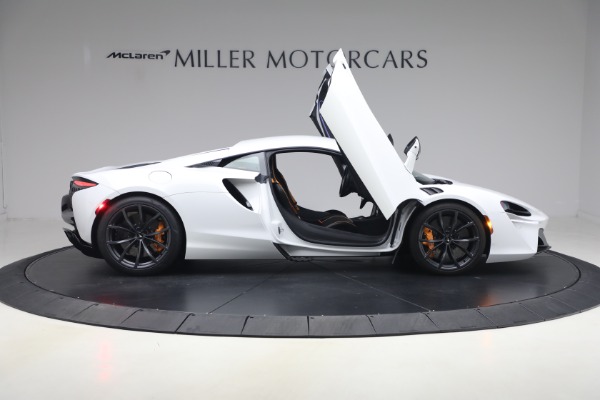 Used 2023 McLaren Artura Performance for sale $164,900 at Alfa Romeo of Greenwich in Greenwich CT 06830 19