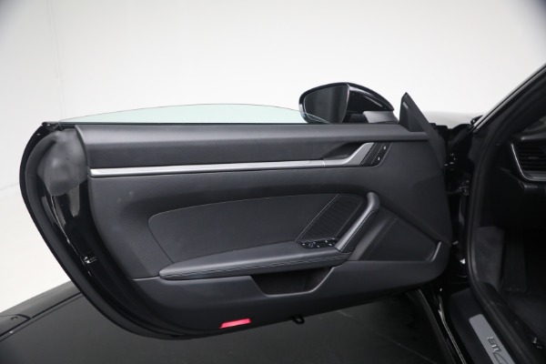 Used 2025 Porsche 911 Carrera for sale $137,900 at Alfa Romeo of Greenwich in Greenwich CT 06830 18