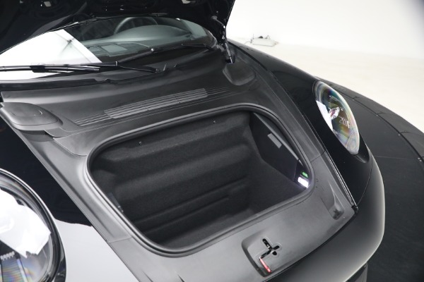 Used 2025 Porsche 911 Carrera for sale $137,900 at Alfa Romeo of Greenwich in Greenwich CT 06830 28
