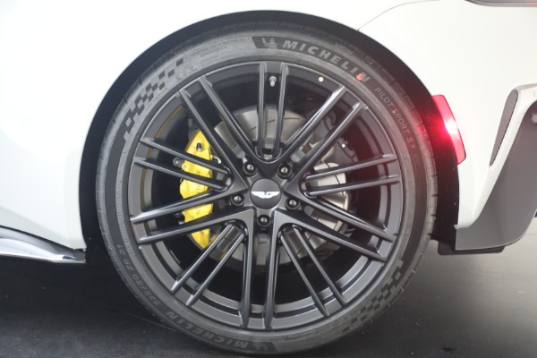 New 2026 Aston Martin Vantage S Roadster for sale $261,400 at Alfa Romeo of Greenwich in Greenwich CT 06830 28