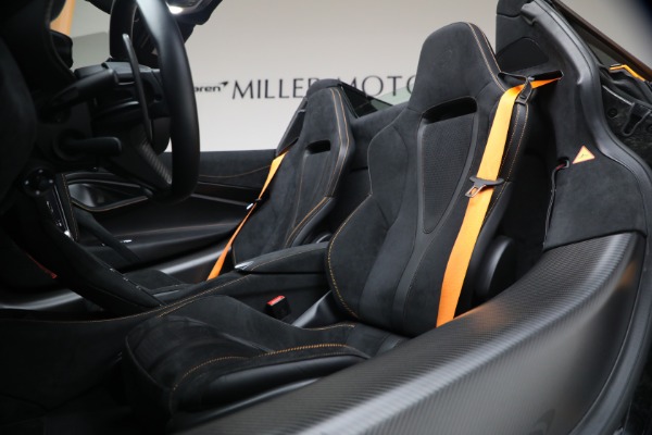 Used 2025 McLaren 750S Spider Performance for sale $369,900 at Alfa Romeo of Greenwich in Greenwich CT 06830 21