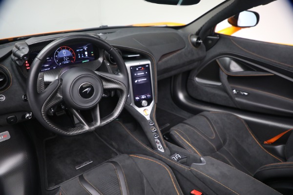 Used 2025 McLaren 750S Spider Performance for sale $369,900 at Alfa Romeo of Greenwich in Greenwich CT 06830 23