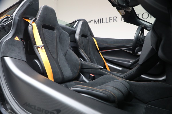Used 2025 McLaren 750S Spider Performance for sale $369,900 at Alfa Romeo of Greenwich in Greenwich CT 06830 24