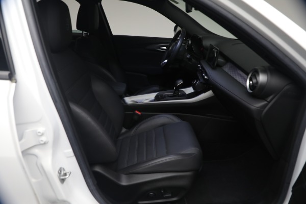 Used 2024 Alfa Romeo Tonale Hybrid Ti for sale $28,900 at Alfa Romeo of Greenwich in Greenwich CT 06830 14