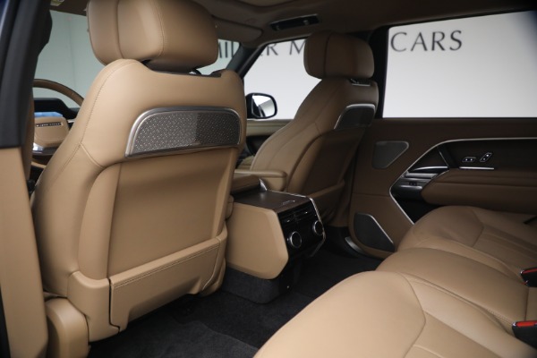Used 2025 Land Rover Range Rover P530 Autobiography LWB for sale $153,900 at Alfa Romeo of Greenwich in Greenwich CT 06830 17