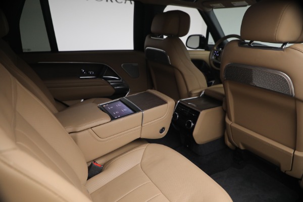 Used 2025 Land Rover Range Rover P530 Autobiography LWB for sale $153,900 at Alfa Romeo of Greenwich in Greenwich CT 06830 26
