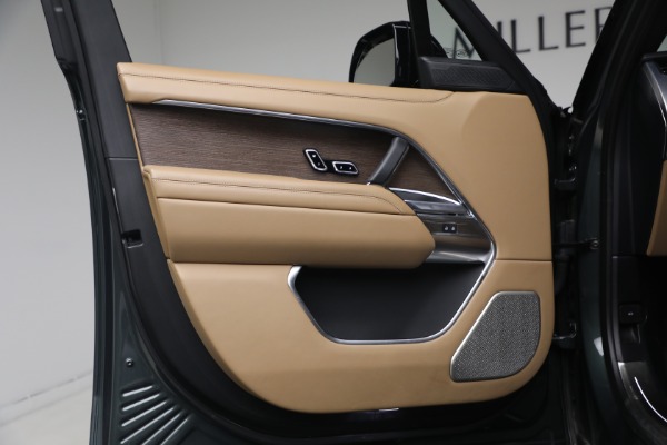 Used 2025 Land Rover Range Rover P530 Autobiography LWB for sale $153,900 at Alfa Romeo of Greenwich in Greenwich CT 06830 28