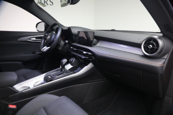 Used 2024 Alfa Romeo Tonale Hybrid Ti for sale $29,900 at Alfa Romeo of Greenwich in Greenwich CT 06830 14