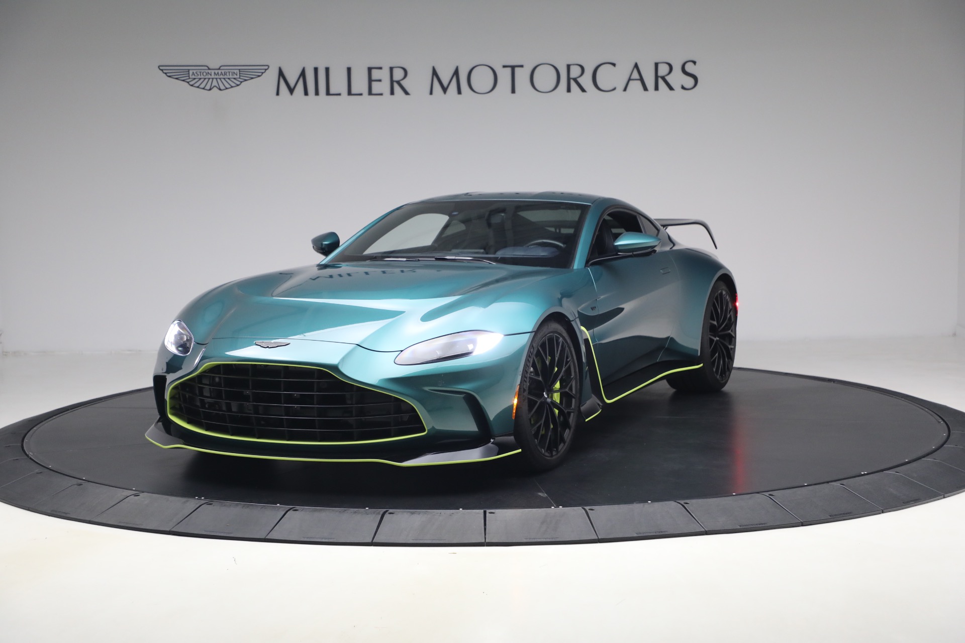 Used 2023 Aston Martin Vantage V12 for sale $245,900 at Alfa Romeo of Greenwich in Greenwich CT 06830 1