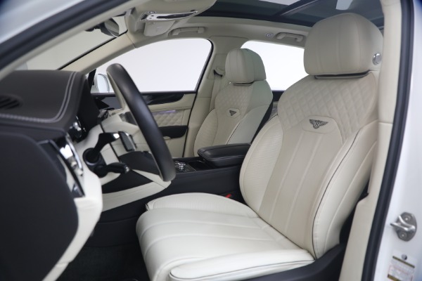 Used 2022 Bentley Bentayga V8 for sale $137,900 at Alfa Romeo of Greenwich in Greenwich CT 06830 21