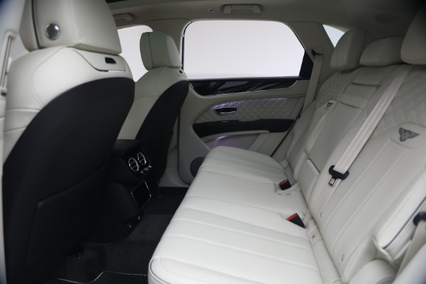 Used 2022 Bentley Bentayga V8 for sale $137,900 at Alfa Romeo of Greenwich in Greenwich CT 06830 23