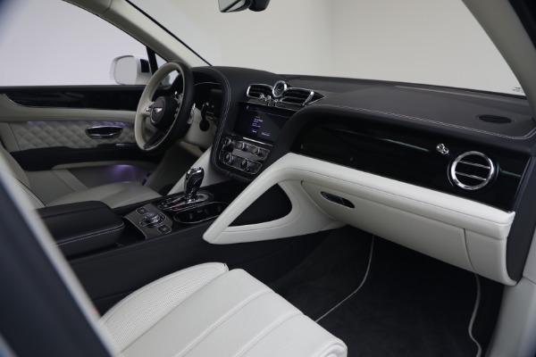 Used 2022 Bentley Bentayga V8 for sale $137,900 at Alfa Romeo of Greenwich in Greenwich CT 06830 26