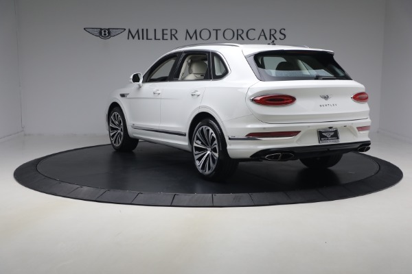 Used 2022 Bentley Bentayga V8 for sale $137,900 at Alfa Romeo of Greenwich in Greenwich CT 06830 5