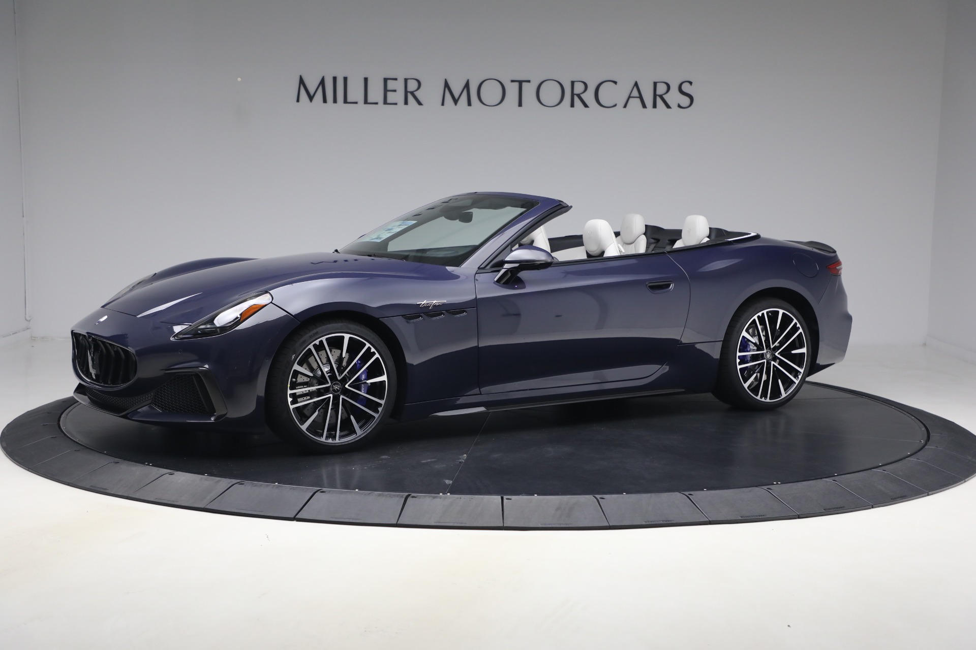 New 2026 Maserati GranCabrio Trofeo for sale $200,785 at Alfa Romeo of Greenwich in Greenwich CT 06830 1
