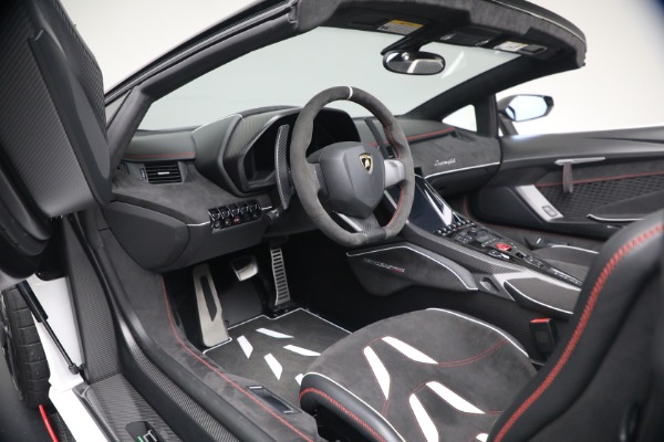 Used 2017 Lamborghini Centenario Roadster for sale $3,995,000 at Alfa Romeo of Greenwich in Greenwich CT 06830 13