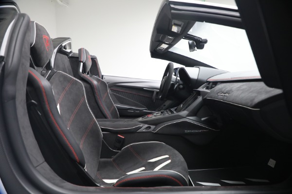 Used 2017 Lamborghini Centenario Roadster for sale $3,995,000 at Alfa Romeo of Greenwich in Greenwich CT 06830 14