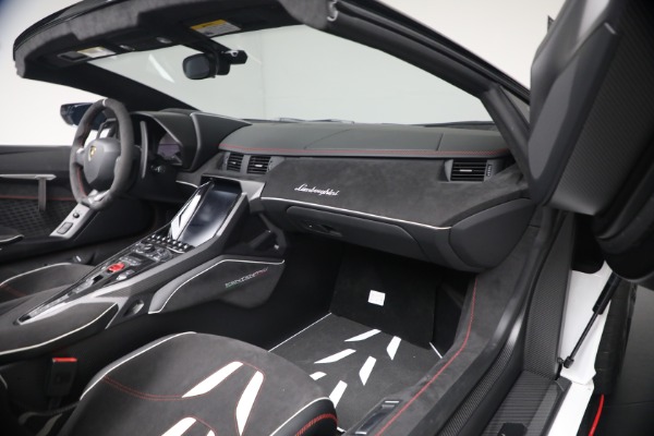Used 2017 Lamborghini Centenario Roadster for sale $3,995,000 at Alfa Romeo of Greenwich in Greenwich CT 06830 16