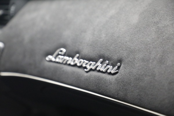 Used 2017 Lamborghini Centenario Roadster for sale $3,995,000 at Alfa Romeo of Greenwich in Greenwich CT 06830 18