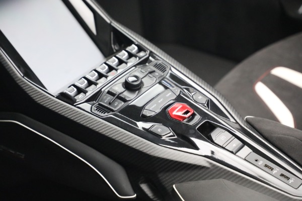 Used 2017 Lamborghini Centenario Roadster for sale $3,995,000 at Alfa Romeo of Greenwich in Greenwich CT 06830 19