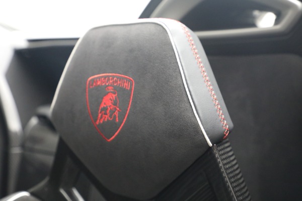 Used 2017 Lamborghini Centenario Roadster for sale $3,995,000 at Alfa Romeo of Greenwich in Greenwich CT 06830 20