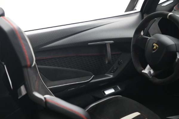 Used 2017 Lamborghini Centenario Roadster for sale $3,995,000 at Alfa Romeo of Greenwich in Greenwich CT 06830 22