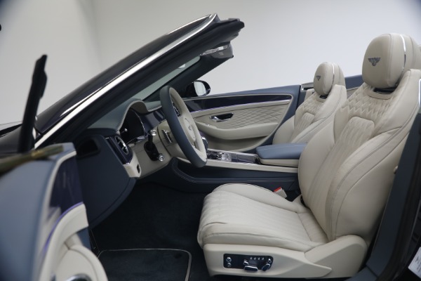 New 2026 Bentley Continental GTC Azure for sale $385,660 at Alfa Romeo of Greenwich in Greenwich CT 06830 24