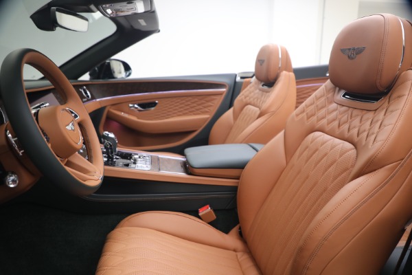 New 2026 Bentley Continental GTC Azure for sale $390,870 at Alfa Romeo of Greenwich in Greenwich CT 06830 24