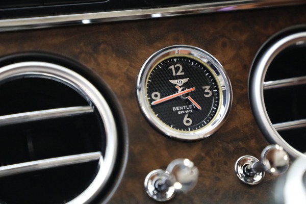 New 2026 Bentley Continental GTC Azure for sale $390,870 at Alfa Romeo of Greenwich in Greenwich CT 06830 27