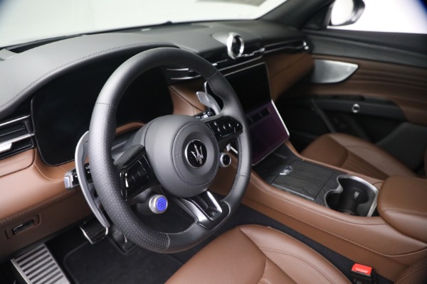 New 2026 Maserati Grecale Modena V6 for sale $97,295 at Alfa Romeo of Greenwich in Greenwich CT 06830 16