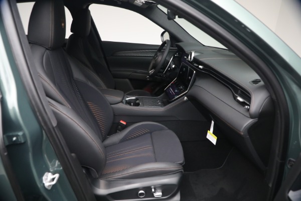 New 2026 Maserati Grecale Modena V6 for sale $96,825 at Alfa Romeo of Greenwich in Greenwich CT 06830 16