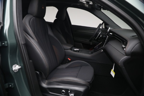 New 2026 Maserati Grecale Modena V6 for sale $96,825 at Alfa Romeo of Greenwich in Greenwich CT 06830 17