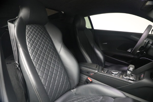 Used 2020 Audi R8 5.2 quattro V10 performance for sale $213,900 at Alfa Romeo of Greenwich in Greenwich CT 06830 24