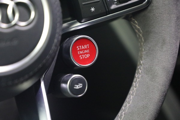 Used 2020 Audi R8 5.2 quattro V10 performance for sale $213,900 at Alfa Romeo of Greenwich in Greenwich CT 06830 28