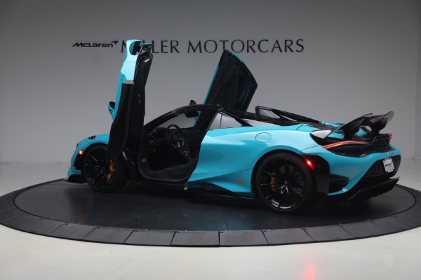 Used 2022 McLaren 765LT Spider for sale $599,900 at Alfa Romeo of Greenwich in Greenwich CT 06830 16