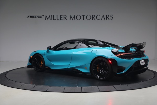 Used 2022 McLaren 765LT Spider for sale $599,900 at Alfa Romeo of Greenwich in Greenwich CT 06830 24