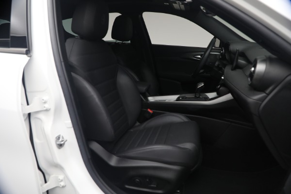 Used 2024 Alfa Romeo Tonale Hybrid Ti for sale $26,900 at Alfa Romeo of Greenwich in Greenwich CT 06830 17