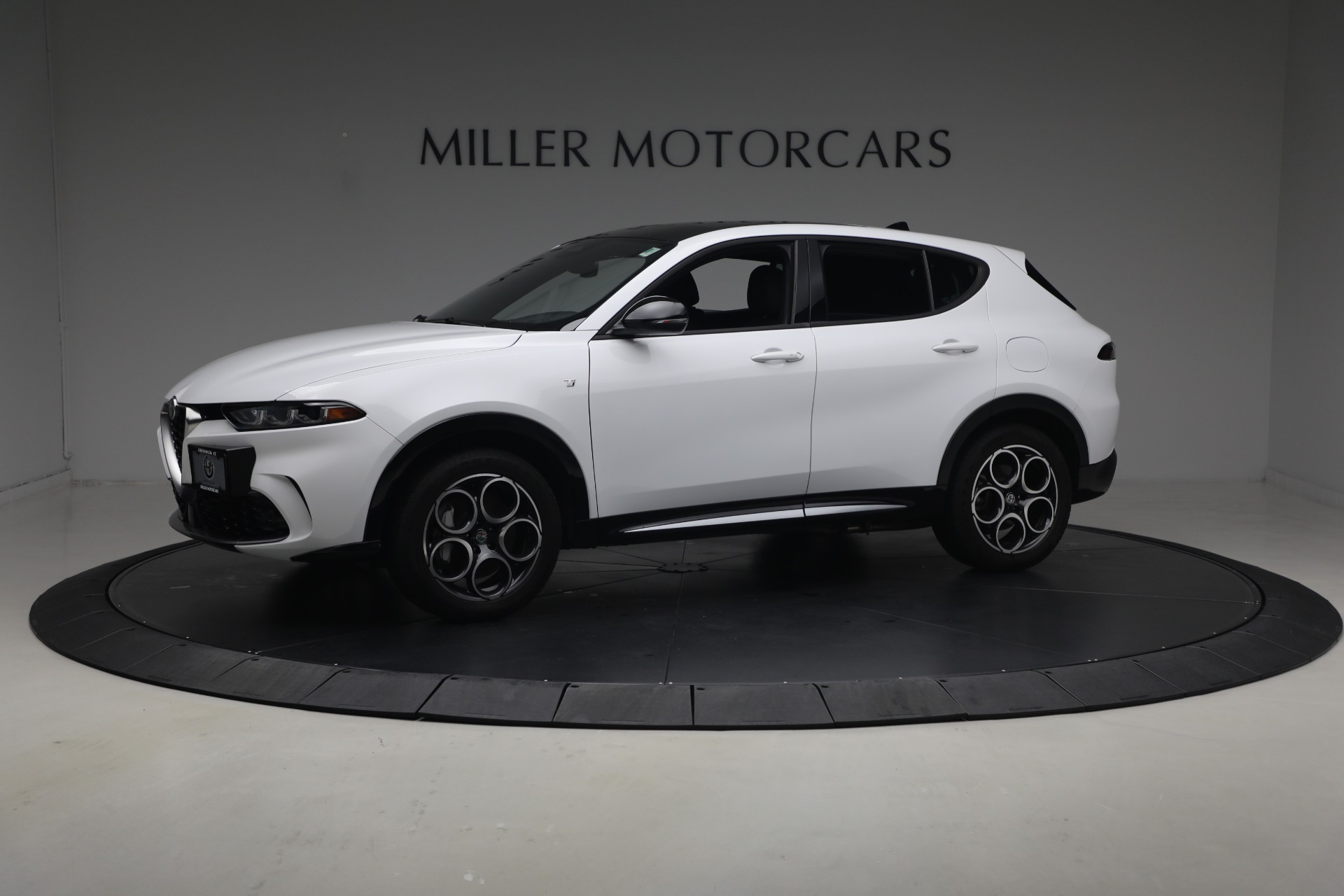 Used 2024 Alfa Romeo Tonale Hybrid Ti for sale $26,900 at Alfa Romeo of Greenwich in Greenwich CT 06830 1