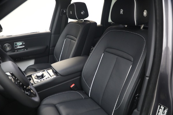 New 2027 Rolls-Royce Black Badge Cullinan for sale $576,350 at Alfa Romeo of Greenwich in Greenwich CT 06830 18